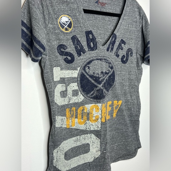 Buffalo Sabres Women's Large Logo V Neck T Shirt Gray NHL Carl Banks game day - Picture 2 of 7